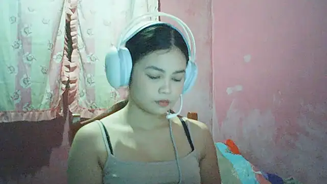 Snapshot of DessertFlower chatting on 05-15-26, 03:13 DessertFlower online show from 05-15-26, 03:13
