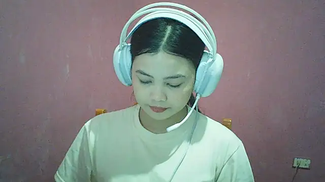 Snapshot of DessertFlower chatting on 05-21-26, 04:08 DessertFlower online show from 05-21-26, 04:08