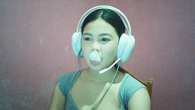 Snapshot of DessertFlower chatting on 06-03-26, 03:31 DessertFlower online show from 06-03-26, 03:31