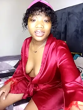 Snapshot of Divine_Beautyxx chatting on 03-16-26, 12:17 Divine Beautyxx online show from 03-16-26, 12:17