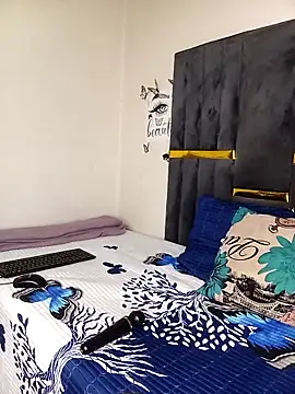 Snapshot of Divine_Beautyxx chatting on 03-31-26, 12:12 Divine Beautyxx online show from 03-31-26, 12:12