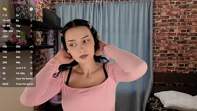 Six Seven7 online show from 04-10-26, 12:21