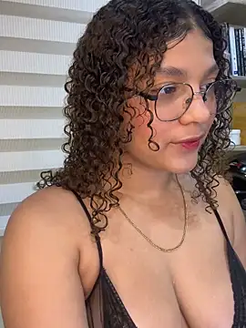 Snapshot of KendyLove_ chatting on 06-17-26, 07:00 KendyLove online show from 06-17-26, 07:00