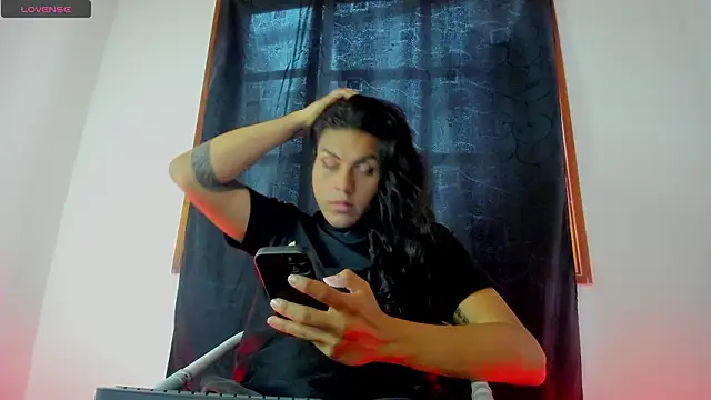 Snapshot of Jess_Hoffman chatting on 03-09-26, 04:00 Jess Hoffman online show from 03-09-26, 04:00