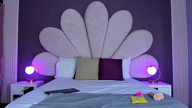 EmiilyRousee online show from 03-20-26, 01:54