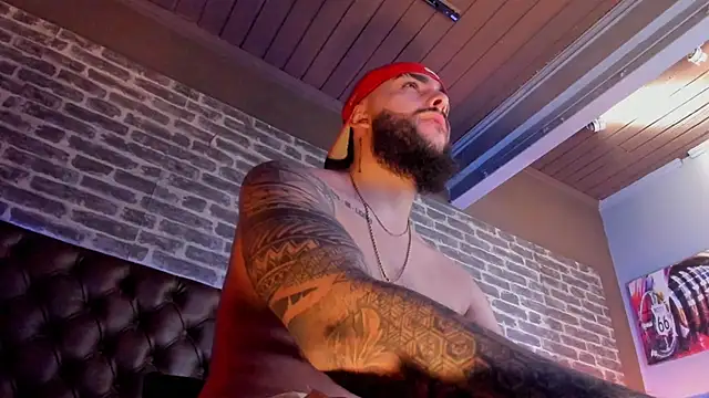 SantiagoHincapiie online show from 03-13-26, 08:59