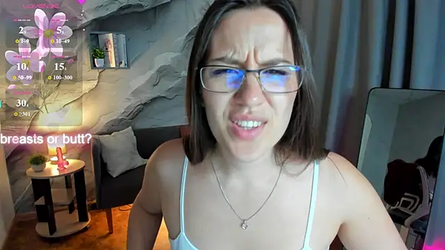 Snapshot of asti_bubbles chatting on 06-28-26, 01:33 asti bubbles online show from 06-28-26, 01:33