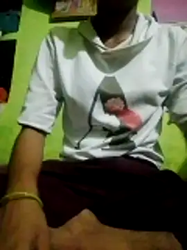 Snapshot of wifedesi7050 chatting on 05-15-26, 04:58 wifedesi7050 online show from 05-15-26, 04:58