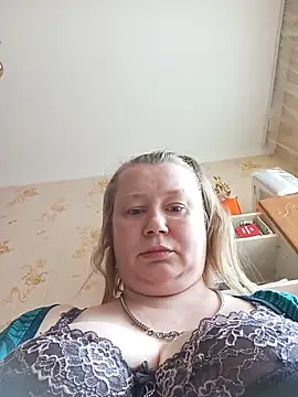 KiraStanton online show from 05-19-26, 12:33