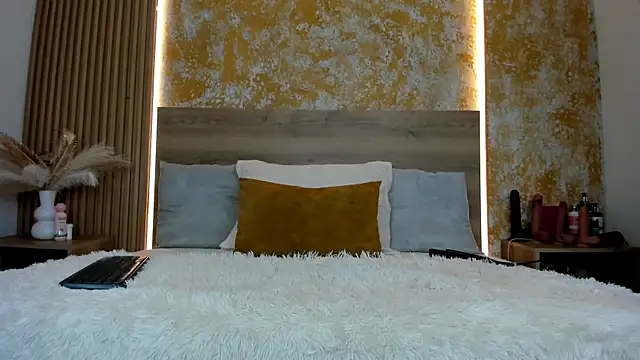 julietta pink online show from 03-30-26, 11:33