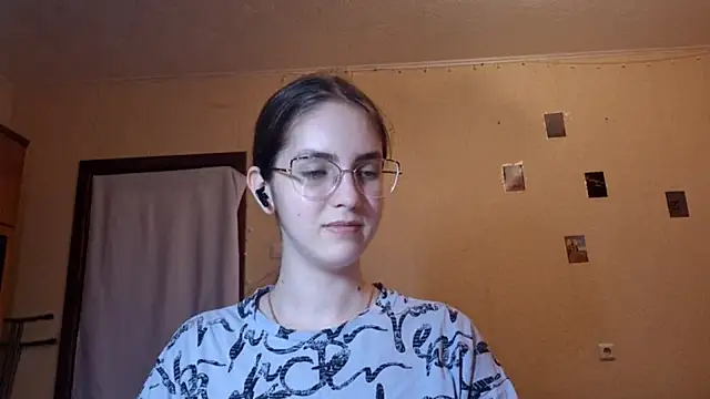 Katelemon online show from 06-17-26, 03:24