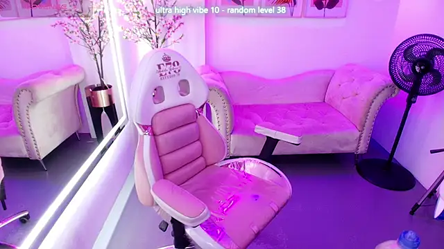 Chloe meoww online show from 05-15-26, 12:12