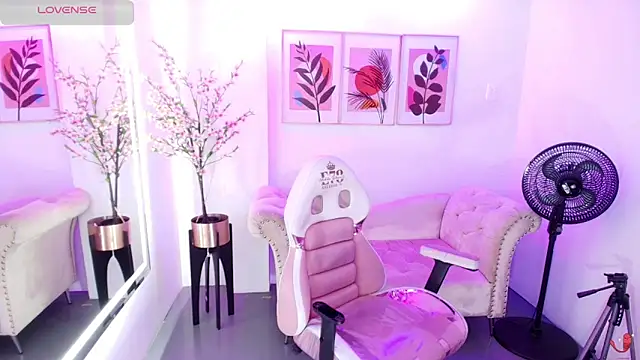 Chloe meoww online show from 05-18-26, 11:49