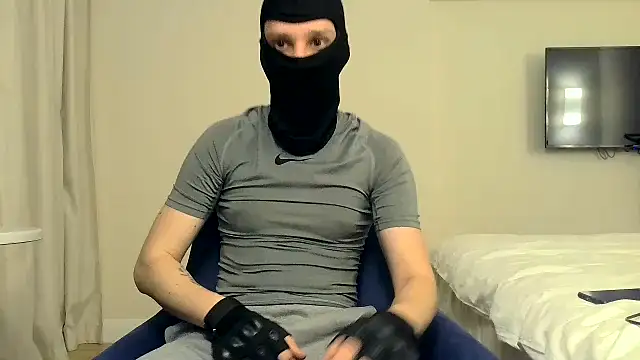 Snapshot of RyanRubber chatting on 03-16-26, 07:18 RyanRubber online show from 03-16-26, 07:18