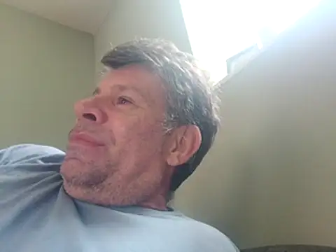 Snapshot of stud2512 chatting on 07-11-26, 08:17 stud2512 online show from 07-11-26, 08:17