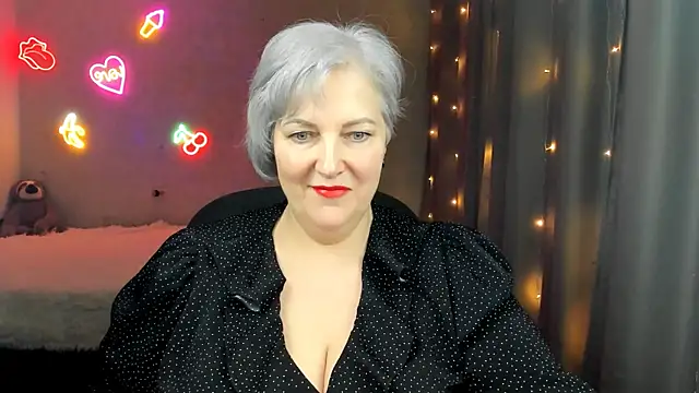 Snapshot of Mary-Leee chatting on 03-05-26, 02:13 Mary-Leee online show from 03-05-26, 02:13