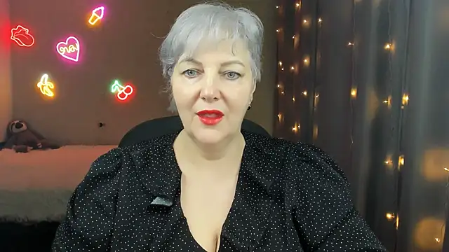 Snapshot of Mary-Leee chatting on 03-07-26, 05:04 Mary-Leee online show from 03-07-26, 05:04