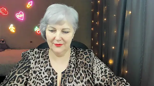 Snapshot of Mary-Leee chatting on 03-08-26, 06:17 Mary-Leee online show from 03-08-26, 06:17