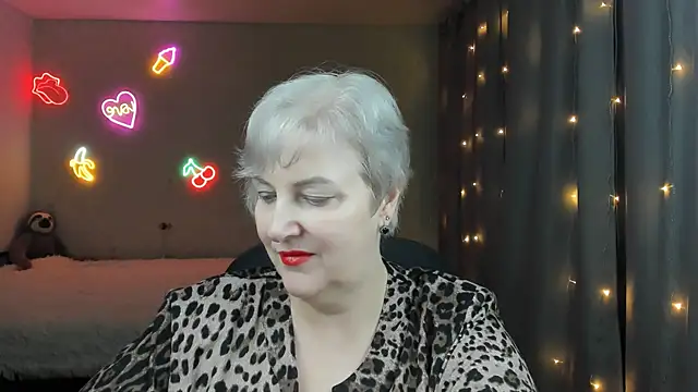 Snapshot of Mary-Leee chatting on 03-24-26, 05:18 Mary-Leee online show from 03-24-26, 05:18