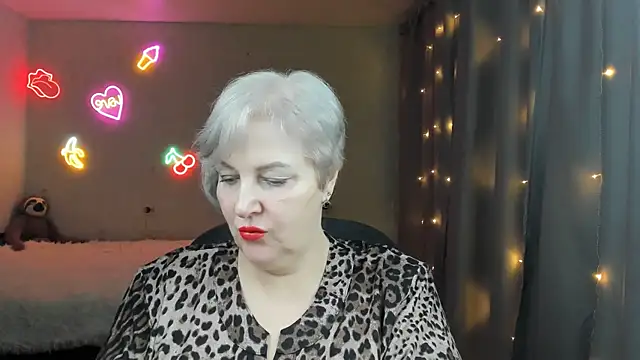 Snapshot of Mary-Leee chatting on 03-25-26, 02:56 Mary-Leee online show from 03-25-26, 02:56