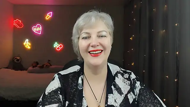 Snapshot of Mary-Leee chatting on 03-29-26, 01:11 Mary-Leee online show from 03-29-26, 01:11