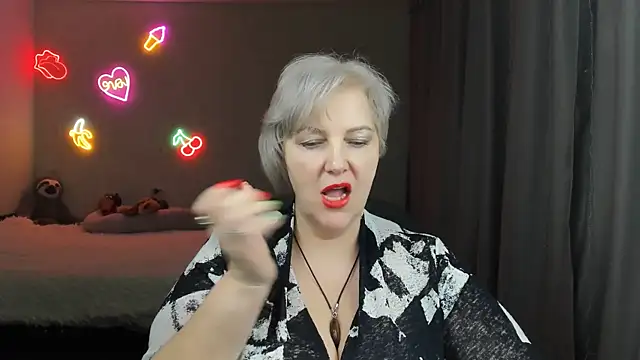 Snapshot of Mary-Leee chatting on 03-30-26, 01:45 Mary-Leee online show from 03-30-26, 01:45