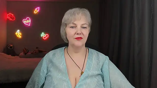 Snapshot of Mary-Leee chatting on 04-03-26, 09:13 Mary-Leee online show from 04-03-26, 09:13