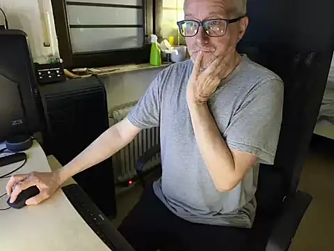 Snapshot of loenne1 chatting on 02-21-26, 10:00 loenne1 online show from 02-21-26, 10:00