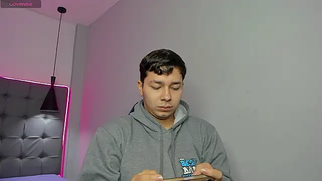 Snapshot of Julian_Smith21 chatting on 03-04-26, 12:22 Julian Smith21 online show from 03-04-26, 12:22