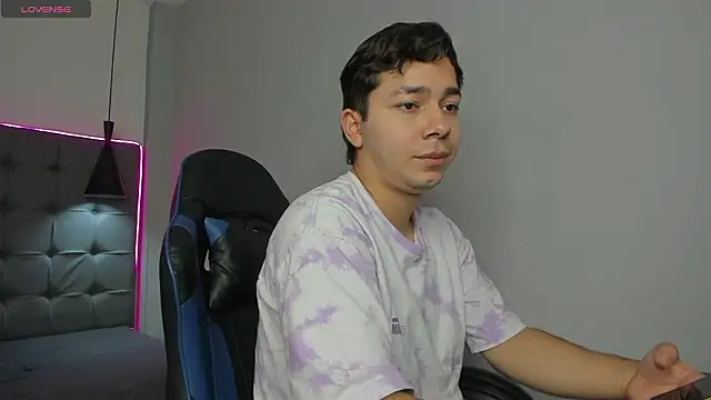 Snapshot of Julian_Smith21 chatting on 03-08-26, 04:11 Julian Smith21 online show from 03-08-26, 04:11