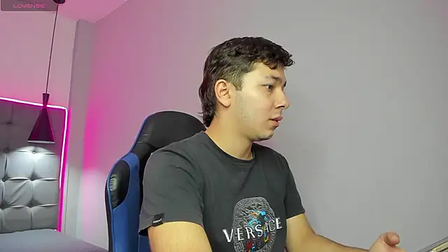 Snapshot of Julian_Smith21 chatting on 03-09-26, 01:37 Julian Smith21 online show from 03-09-26, 01:37