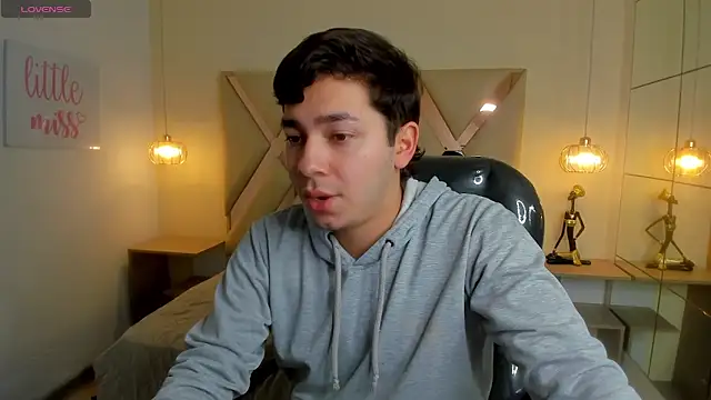 Snapshot of Julian_Smith21 chatting on 03-15-26, 03:40 Julian Smith21 online show from 03-15-26, 03:40