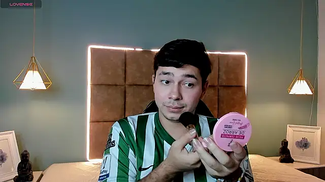 Snapshot of Julian_Smith21 chatting on 03-17-26, 12:52 Julian Smith21 online show from 03-17-26, 12:52