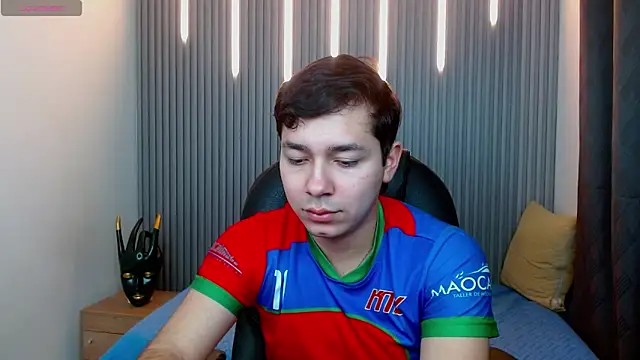 Snapshot of Julian_Smith21 chatting on 03-23-26, 02:59 Julian Smith21 online show from 03-23-26, 02:59