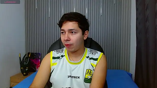 Snapshot of Julian_Smith21 chatting on 04-06-26, 04:46 Julian Smith21 online show from 04-06-26, 04:46