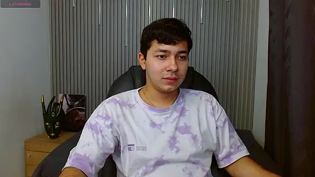 Snapshot of Julian_Smith21 chatting on 04-07-26, 12:22 Julian Smith21 online show from 04-07-26, 12:22