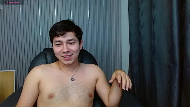 Snapshot of Julian_Smith21 chatting on 04-10-26, 03:45 Julian Smith21 online show from 04-10-26, 03:45