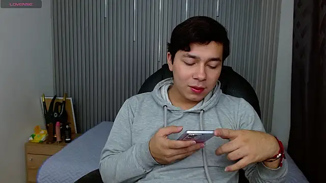 Julian Smith21 online show from 05-15-26, 12:39