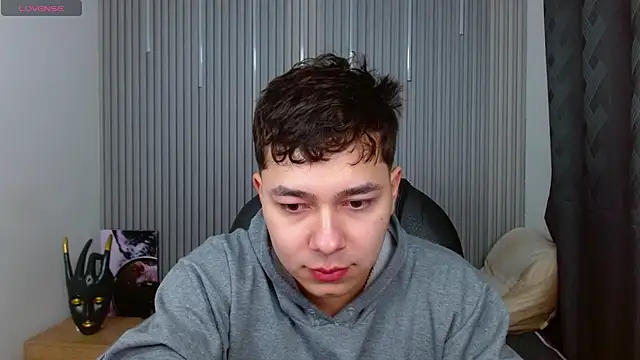 Julian Smith21 online show from 06-21-26, 03:53