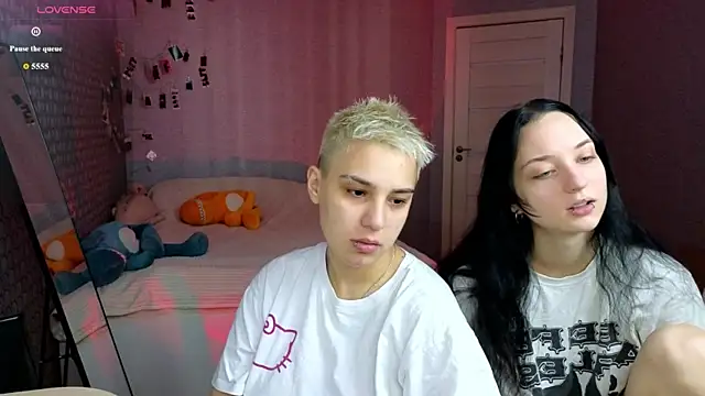 LuxuryLoverss online show from 05-08-26, 11:15