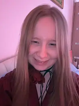 cutefoxieee online show from 07-16-26, 08:59