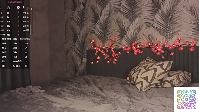 HinaVibe online show from 04-18-26, 07:07