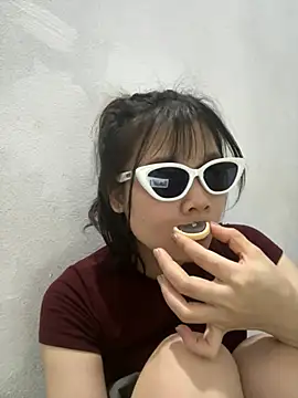 Snapshot of Nancyk6 chatting on 04-26-26, 03:42 Nancyk6 online show from 04-26-26, 03:42