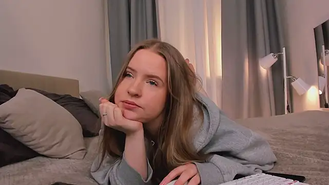 Arya Thomas online show from 03-24-26, 04:45