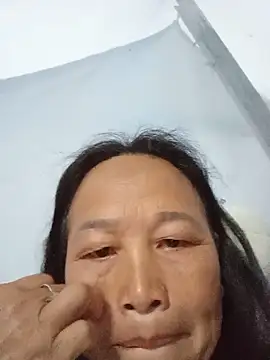 heesuu11 online show from 05-18-26, 04:24