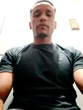 Snapshot of Rodr_go14 chatting on 05-05-26, 02:08 Rodr go14 online show from 05-05-26, 02:08