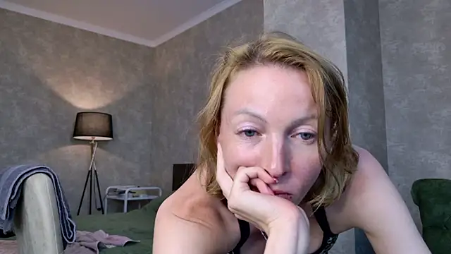 Snapshot of angelicfenix chatting on 06-10-26, 01:43 angelicfenix online show from 06-10-26, 01:43