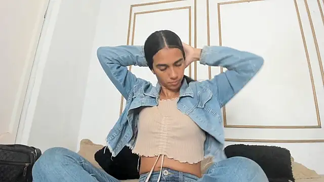 emily gaviria1 online show from 05-28-26, 12:13