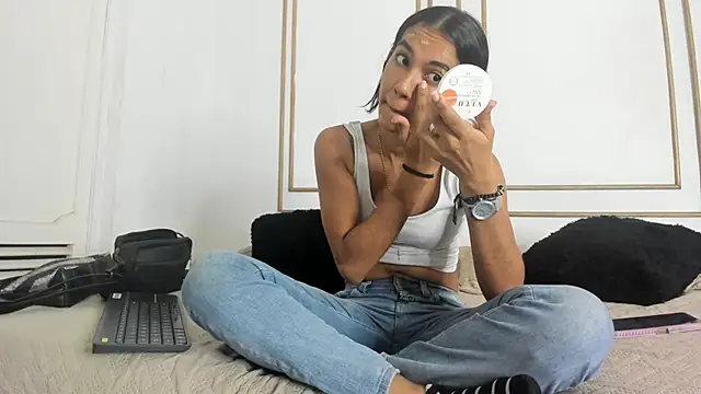 emily gaviria1 online show from 05-29-26, 01:09