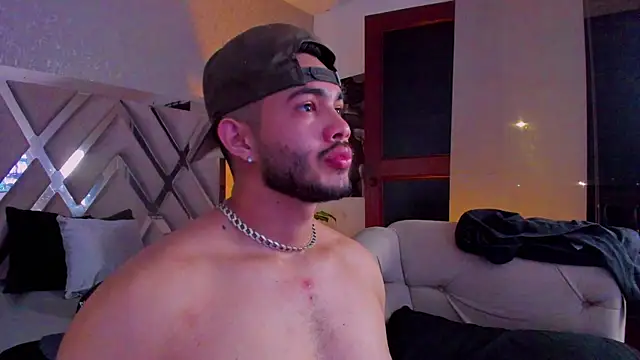 Snapshot of Vincentblack chatting on 06-15-26, 02:36 Vincentblack online show from 06-15-26, 02:36